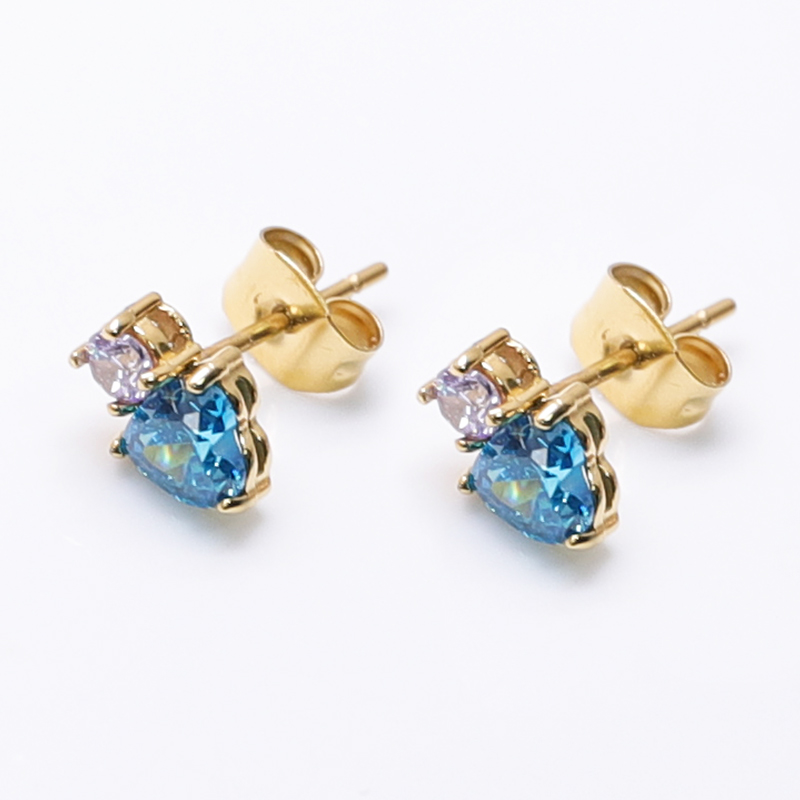 What Earrings Are Fashionable Now?